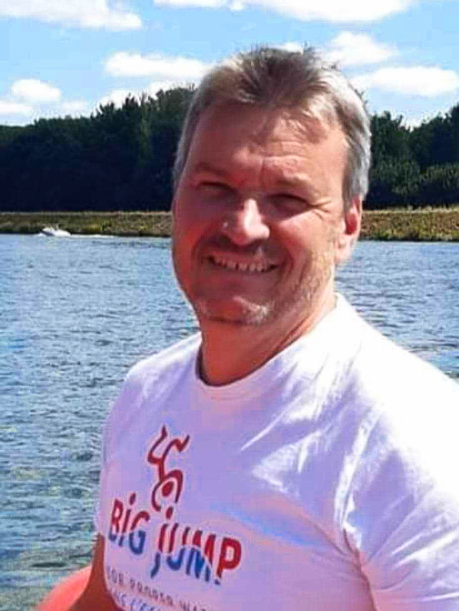 Jean-François Deneumostier, administrateur, coach, site internet, Face-Book